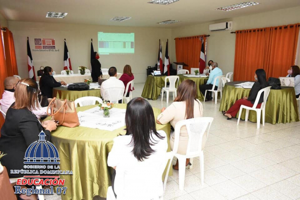 Regional de Educación 07 realiza taller de coordinación de Trabajos