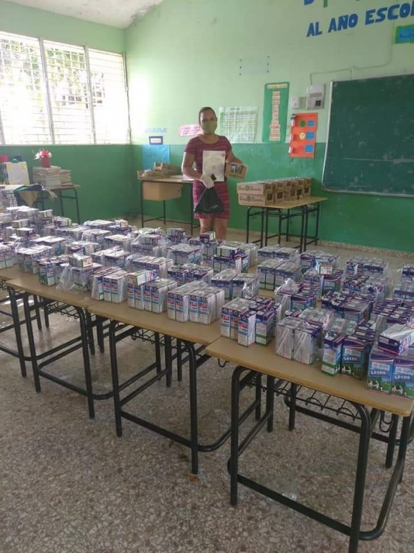 Continúa con éxito entrega de kits de Alimentos Crudos en Centros Educativos Regional 07