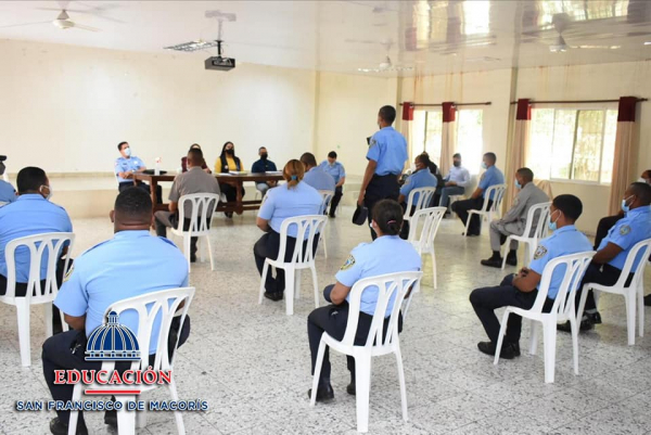 Regional de Educación 07 realiza encuentro  con miembros Policía Escolar y en adición.