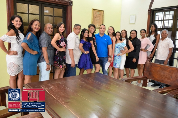 Directora Regional 07 participa en Evaluación Propuestas Candidatas Reinado Santa Ana 2018