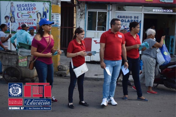 Regional de Educación participa en Operativo de Limpieza Dominicana Limpia
