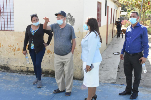 Directora Regional de Educaci&oacute;n visita centro educativo Esc. B&aacute;sica Patria Mercedes
