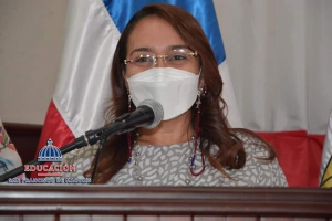 Directora Regional Educaci&oacute;n 07 felicita a los maestros en su D&iacute;a Nacional