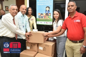 Regional 07 entrega 77 mil desparasitantes a Directores Distritales y T&eacute;cnicos INABIE