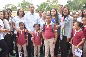 Directora Regional 07 felicita a los estudiantes en su d&iacute;a