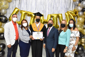 Directora Regional de Educaci&oacute;n 07 participa en graduaci&oacute;n Colegio IADIS