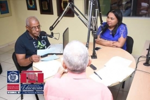 Directora Regional 07 felicita a los locutores en su d&iacute;a nacional