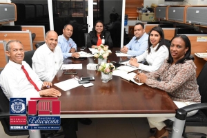 Directora Regional encabeza encuentro con Directores Distritales