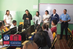 Directora Regional Educaci&oacute;n 07 Visita Liceo Regino Camilo