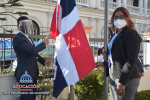 En el mes de la patria Regional de Educaci&oacute;n 07 rinde honor a la Bandera