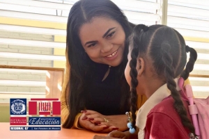 Directora Regional 07 felicita a los estudiantes en su d&iacute;a