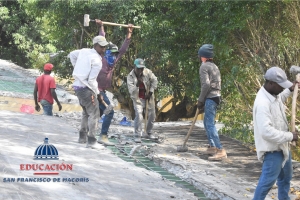 Inician demolici&oacute;n de pabell&oacute;n en escuela Aminta Valerio del distrito educativo 07-07