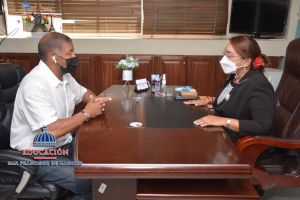 Directora Regional de Educaci&oacute;n recibe director Provincial de Deporte