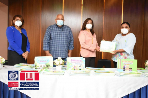 Regional Educaci&oacute;n 07 recibe donaci&oacute;n de libros infantiles de fundaci&oacute;n REFIDOMSA