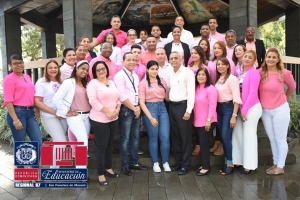 Regional 07 viste prenda color rosa en el mes prevenci&oacute;n c&aacute;ncer de mama