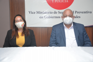 Ministro de Educaci&oacute;n realiza visita de supervisi&oacute;n en Regional 07; anuncia licitaci&oacute;n nacional para reparaci&oacute;n centros educativos